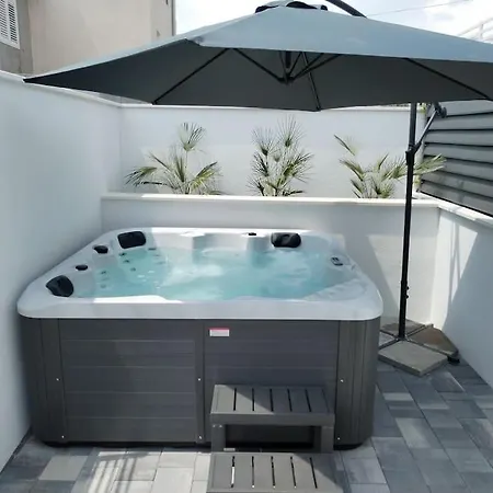 Olive Tree With Jacuzzi Villa *