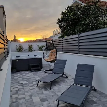 Villa Olive Tree With Jacuzzi